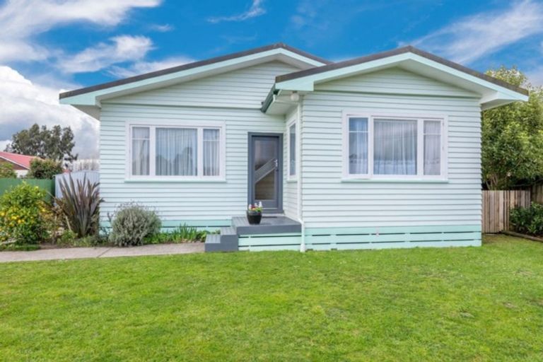 Photo of property in 38 Kirk Street, Otaki, 5512
