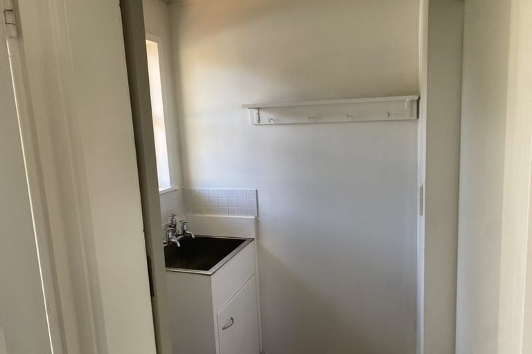 Photo of property in 12 Mokau Place, Terrace End, Palmerston North, 4410