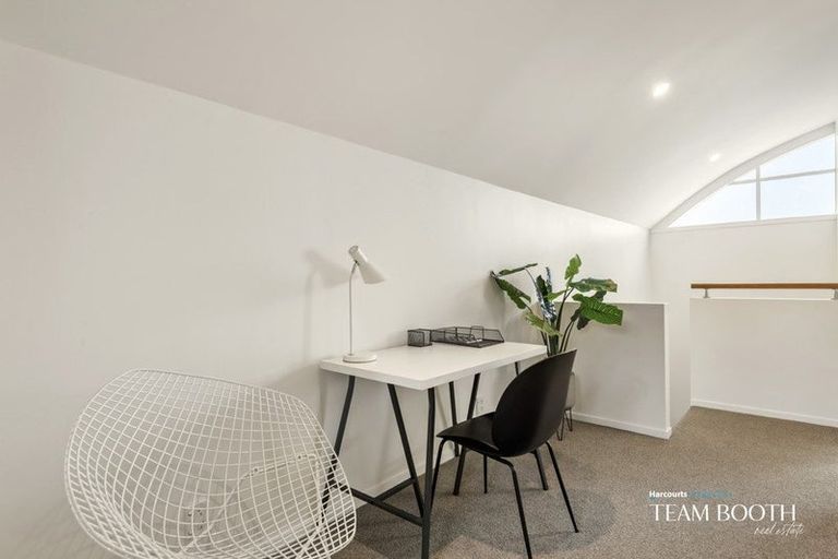 Photo of property in 2/22 Rangatira Road, Birkenhead, Auckland, 0626