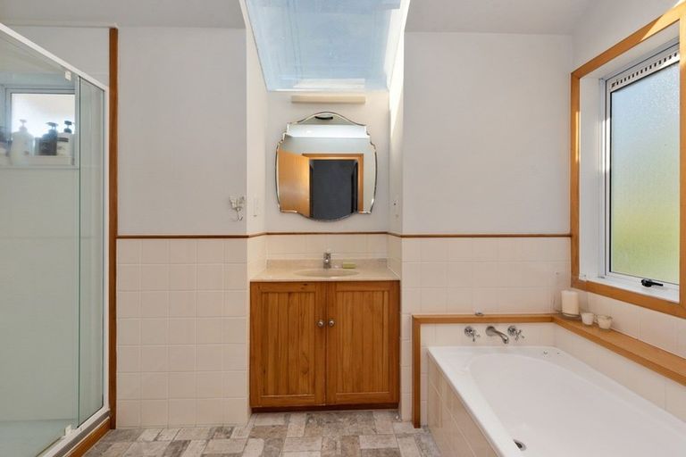 Photo of property in 14 Strowan Avenue, Fairfield, Hamilton, 3214