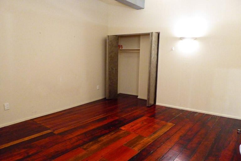 Photo of property in 20 Egmont Street, Te Aro, Wellington, 6011