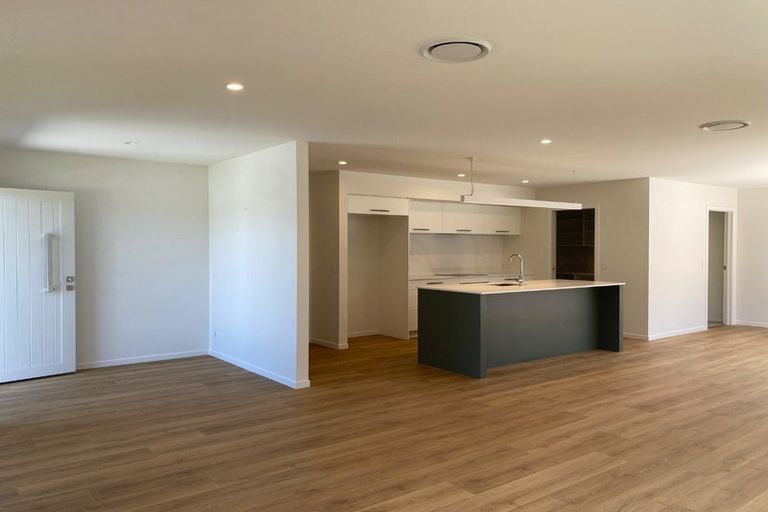 Photo of property in 10 Cassin Place, Taradale, Napier, 4112