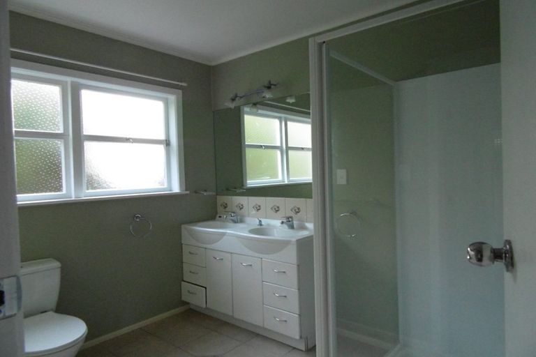 Photo of property in 8 Merchant Avenue, Te Atatu South, Auckland, 0610