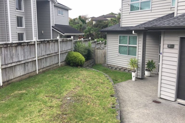 Photo of property in 6 Lismore Way, Oteha, Auckland, 0632