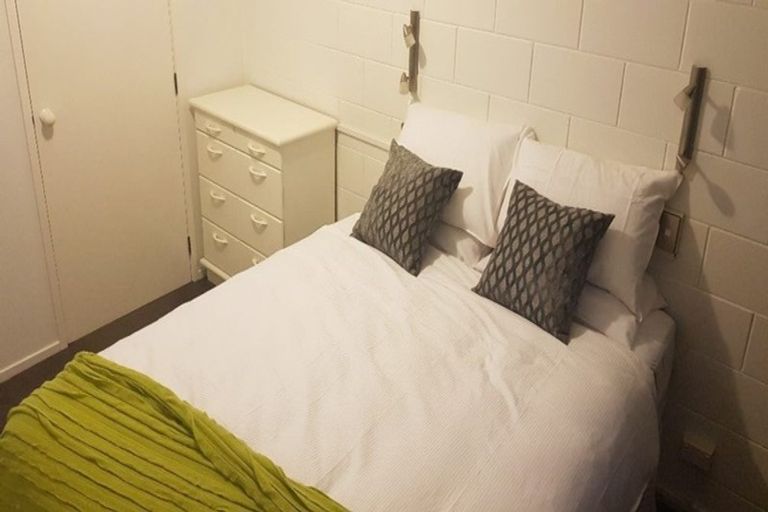 Photo of property in 11a Rahopara Street, Castor Bay, Auckland, 0620