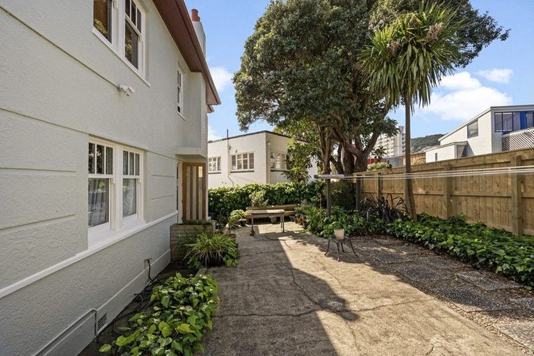 Photo of property in Zena Court, 6/11 Dufferin Street, Mount Victoria, Wellington, 6021