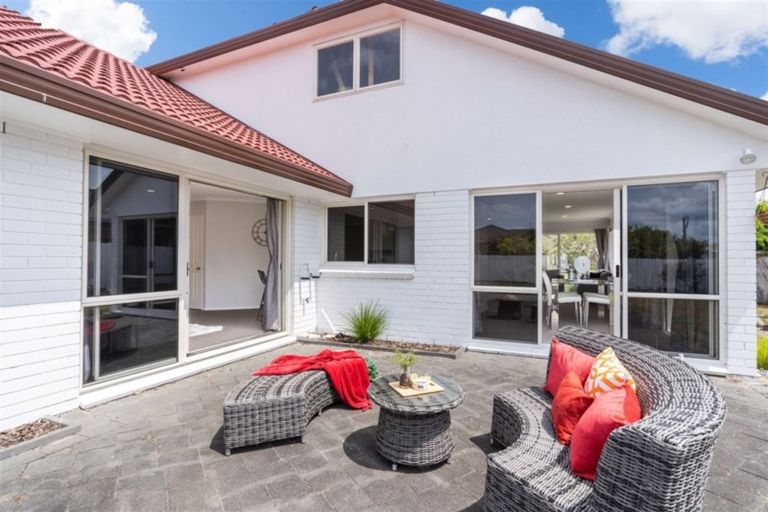 Photo of property in 9 Camerton Close, Northpark, Auckland, 2013
