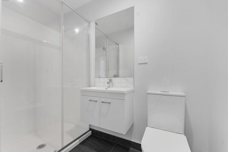Photo of property in 66d Royal View Road, Te Atatu South, Auckland, 0610