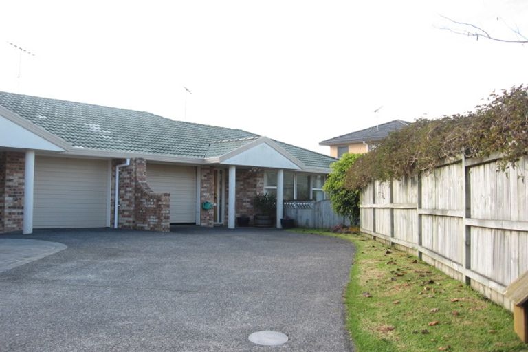Photo of property in 2/1 Saints Court, Manurewa, Auckland, 2102