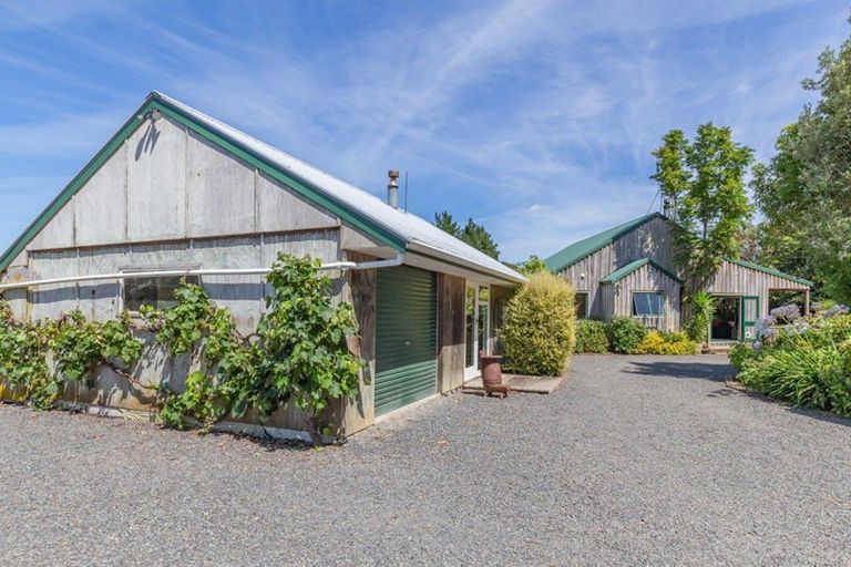 Photo of property in 358 Kimberley Road, Levin, 5571