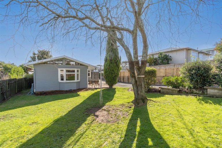 Photo of property in 12 Huia Avenue, Forest Lake, Hamilton, 3200