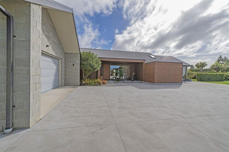 Photo of property in 39 Thorndon Close, Kirwee, Darfield, 7571