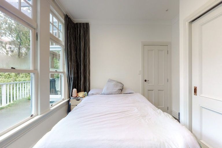 Photo of property in 44 Aurora Terrace, Kelburn, Wellington, 6012