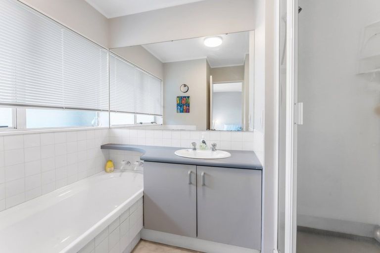 Photo of property in 1/8 Solana Court, Botany Downs, Auckland, 2010