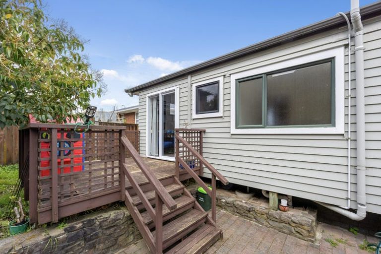 Photo of property in 9 Grimshaw Place, Henderson, Auckland, 0612