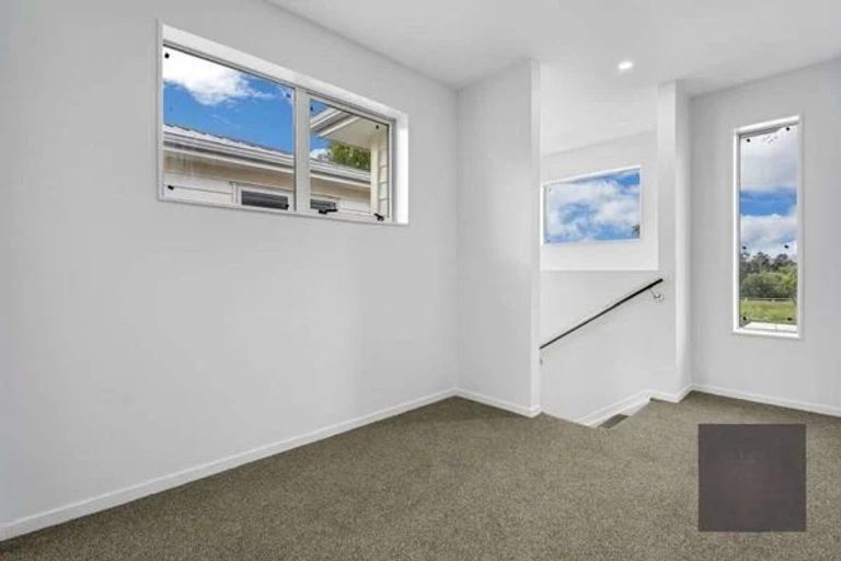 Photo of property in 305f Porchester Road, Takanini, 2112