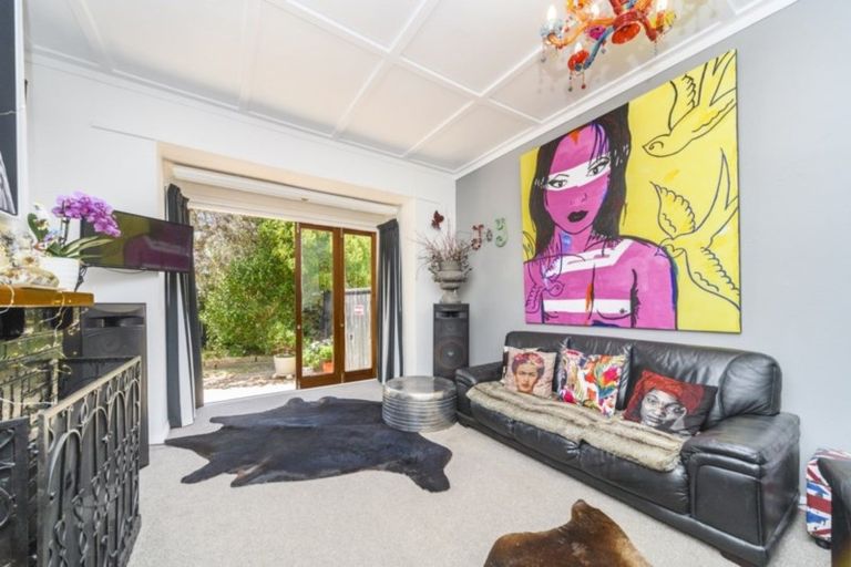 Photo of property in 320 Featherston Street, Palmerston North, 4410