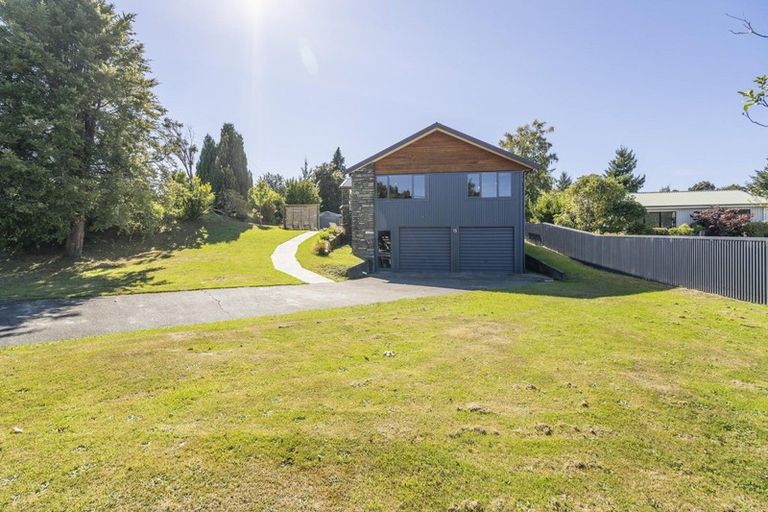 Photo of property in 15 Home Street, Manapouri, 9679