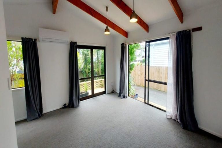 Photo of property in 1/166 Nile Road, Milford, Auckland, 0620