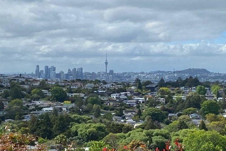 Photo of property in 22 Monarch Avenue, Hillcrest, Auckland, 0627