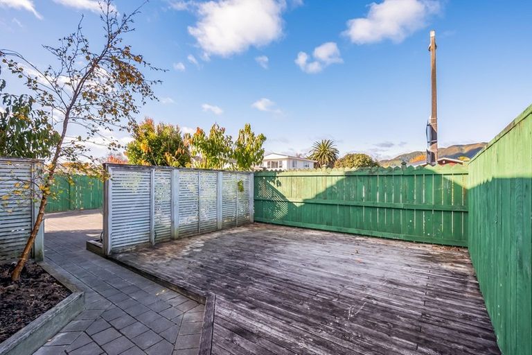 Photo of property in 75 Wai-iti Crescent, Woburn, Lower Hutt, 5010