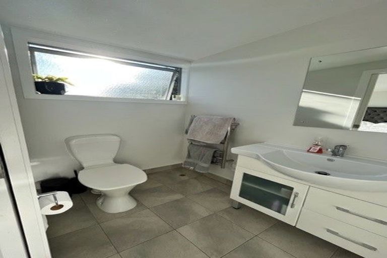 Photo of property in 225 Helston Road, Paparangi, Wellington, 6037