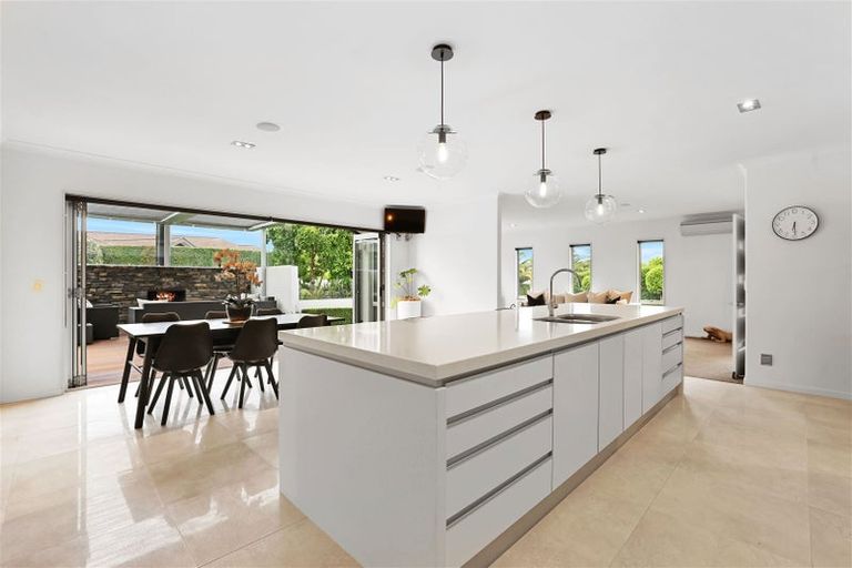 Photo of property in 43 Oakgrove Drive, Rangiora, 7400