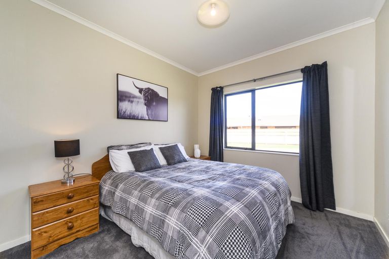 Photo of property in 29 Clearview Drive, Milson, Palmerston North, 4414