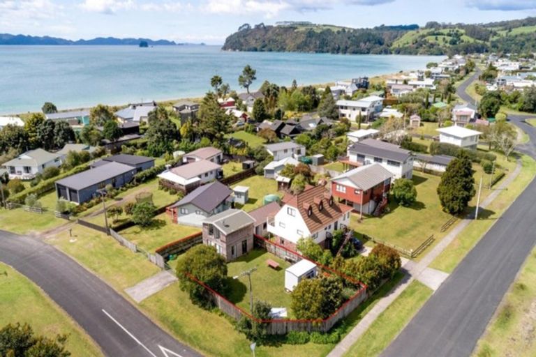 Photo of property in 41 Banks Street, Cooks Beach, Whitianga, 3591
