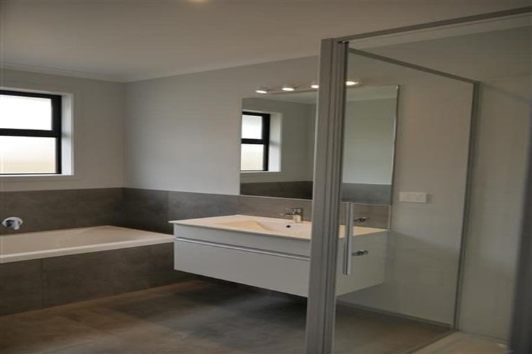 Photo of property in 11 Lake Drive, Tikipunga, Whangarei, 0112