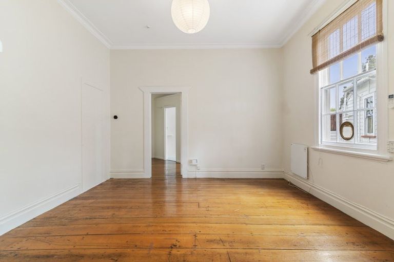 Photo of property in 31 Castle Street, Eltham, 4322