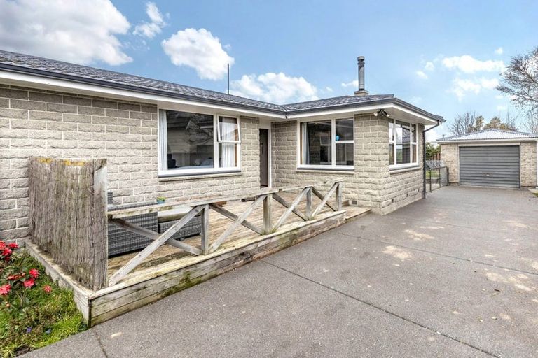 Photo of property in 35 Geddis Street, Rangiora, 7400