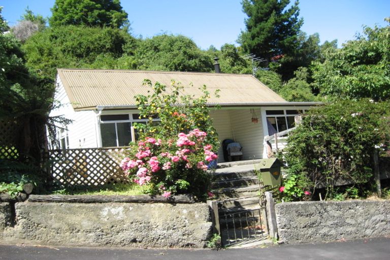 Photo of property in 24 Hawkhurst Road, Lyttelton, 8082