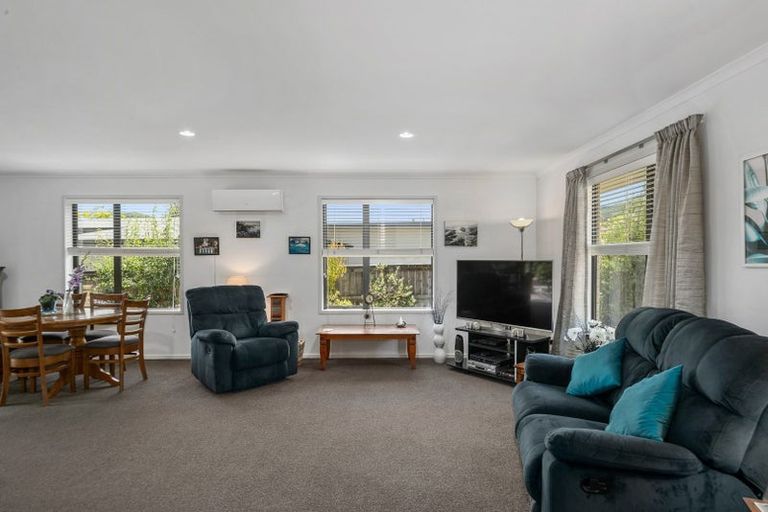 Photo of property in 16 Weka Place, Picton, 7220