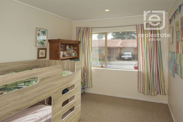 Photo of property in 28 Carlas Way, Ranui, Auckland, 0612