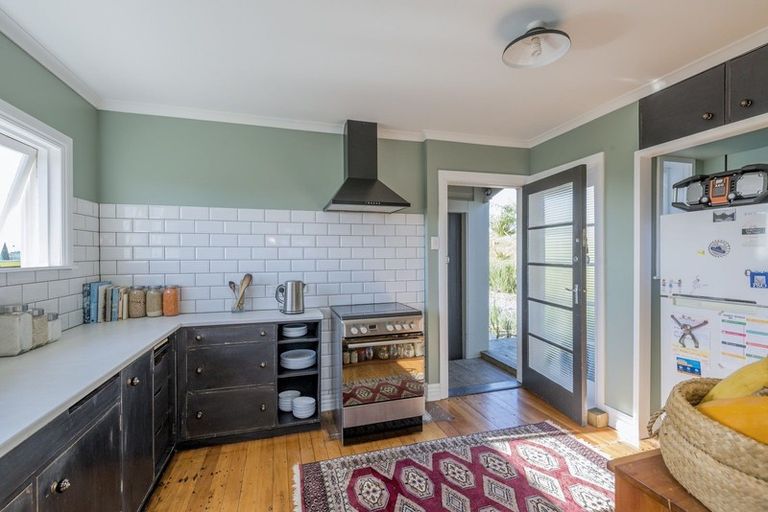 Photo of property in 93 Pukenamu Road, Te Horo, Otaki, 5581