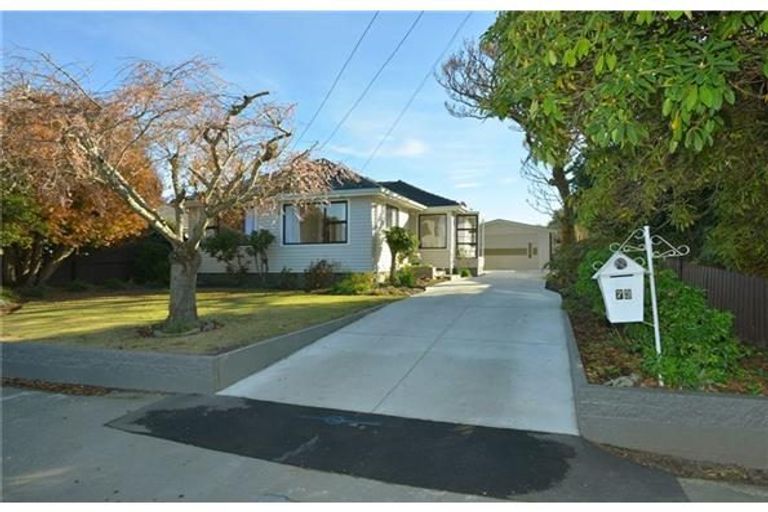 Photo of property in 73 Balrudry Street, Avonhead, Christchurch, 8042