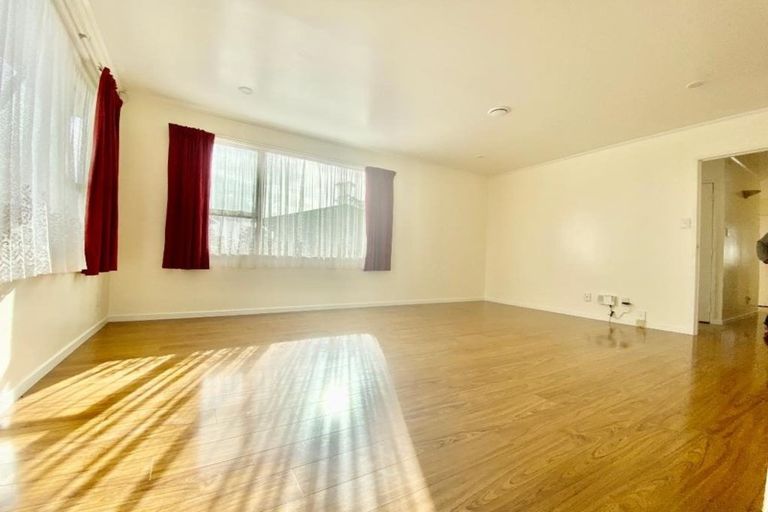 Photo of property in 41 Sharland Avenue, Manurewa, Auckland, 2102