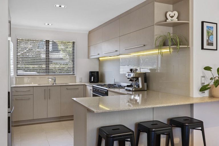 Photo of property in 12 Parkham Drive, Burnside, Christchurch, 8053