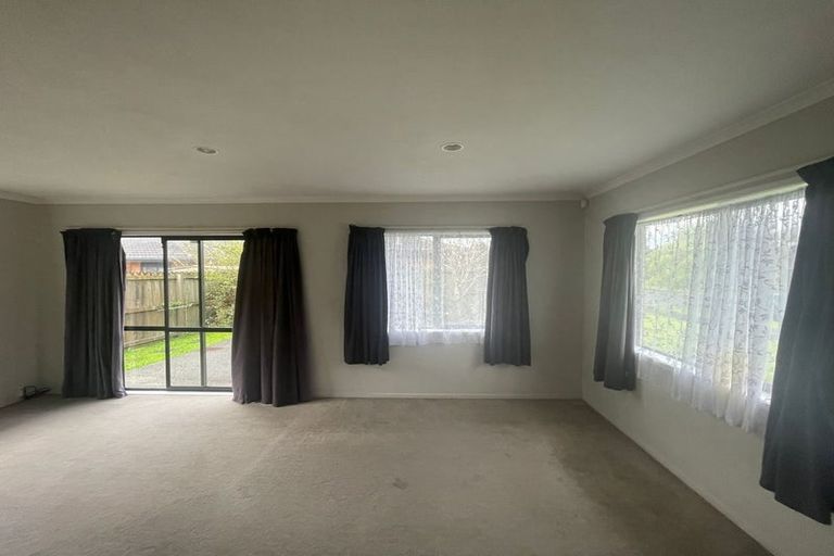 Photo of property in 3 Andrusha Place, Flat Bush, Auckland, 2019