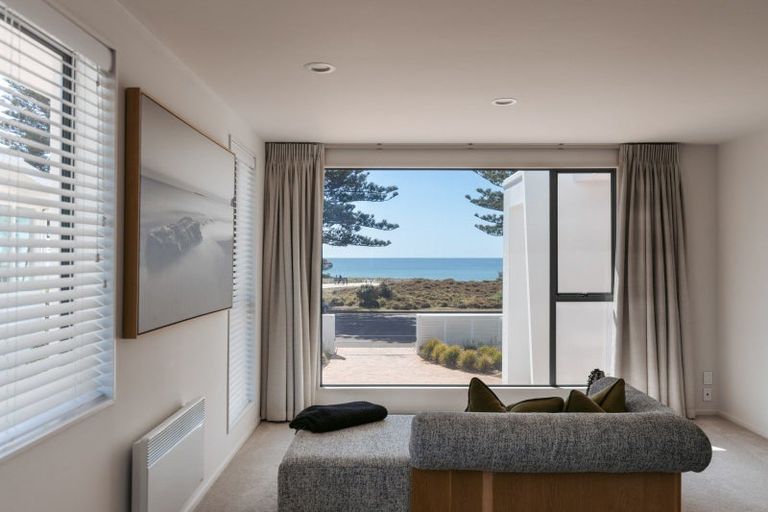 Photo of property in 94 Marine Parade, Mount Maunganui, 3116