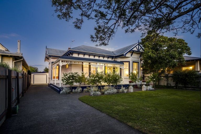 Photo of property in 11 Nelson Crescent, Napier South, Napier, 4110