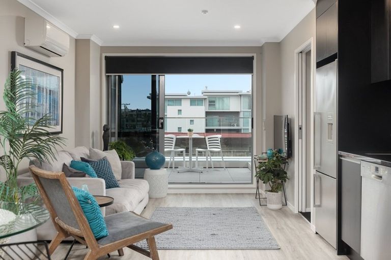 Photo of property in 2/19 Victoria Road, Mount Maunganui, 3116