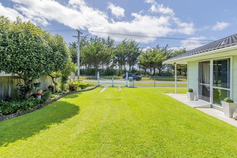 Photo of property in 36 Signal Street, Foxton Beach, Foxton, 4815