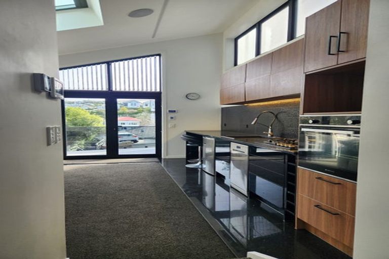 Photo of property in 64 Central Terrace, Kelburn, Wellington, 6012