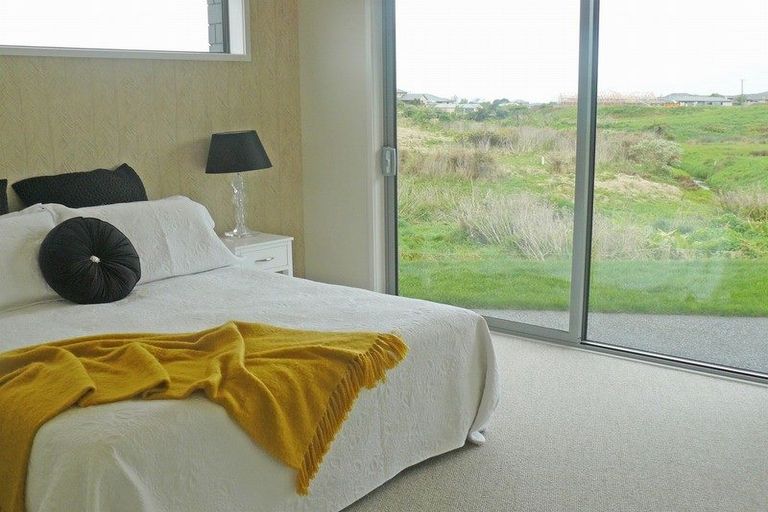 Photo of property in 5 Ashwood Lane, Bell Block, New Plymouth, 4312