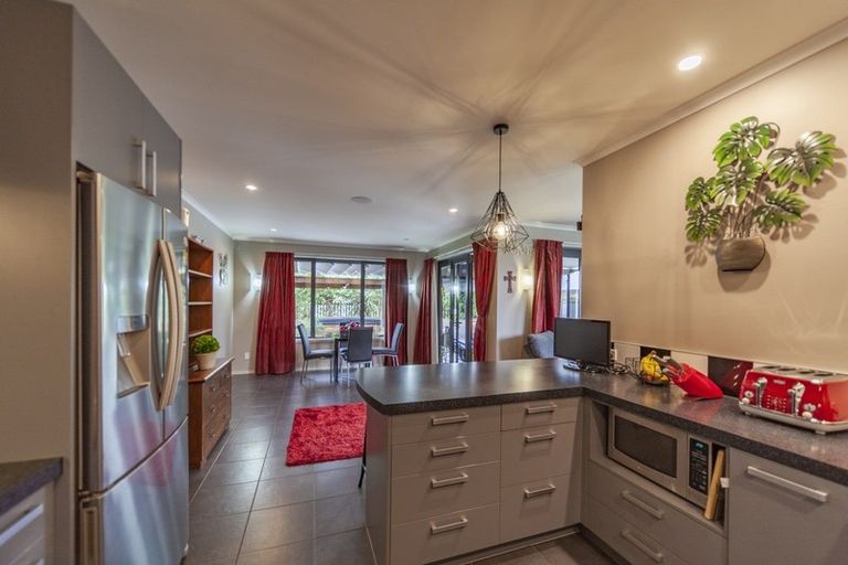 Photo of property in 6 Waitaha Place, Clive, 4102