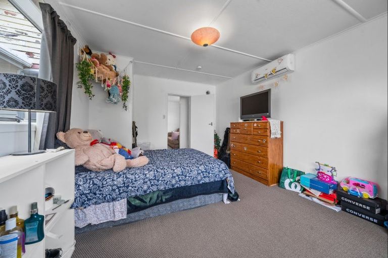 Photo of property in 132 Pioneer Road, Moturoa, New Plymouth, 4310