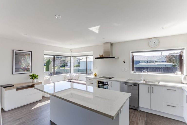 Photo of property in 30 Whiting Crescent, Greenmeadows, Napier, 4112