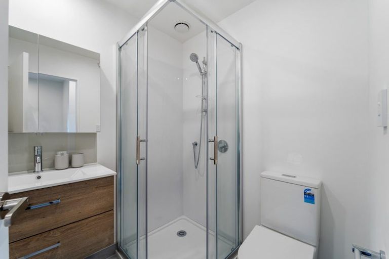 Photo of property in 355 Glengarry Road, Glen Eden, Auckland, 0602